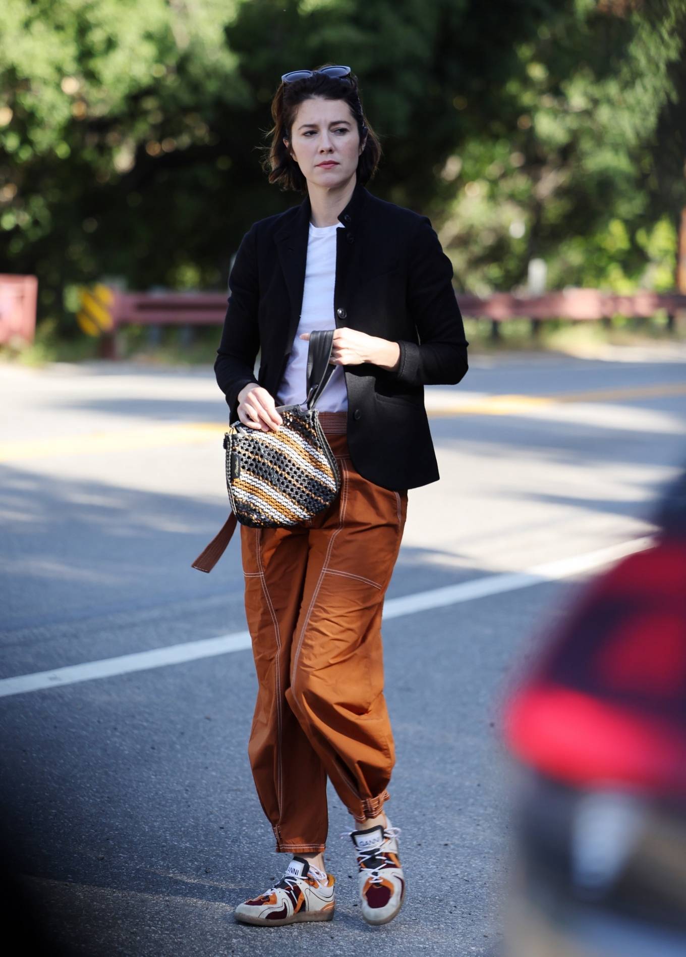Mary Elizabeth Winstead 2022 : Mary Elizabeth Winstead – Gets coffee in Los Angeles-12