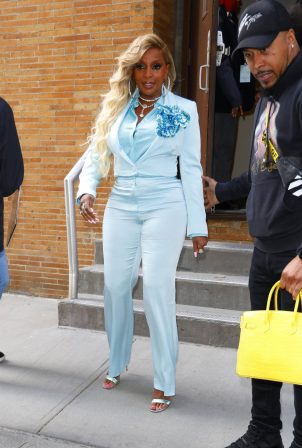 Mary J. Blige - Exits the Tamron Hall talk show in NYC