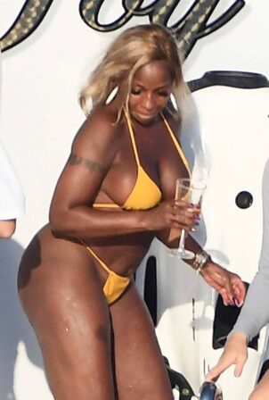 Mary J. Blige - In a bikini during holidays in Porto Cervo
