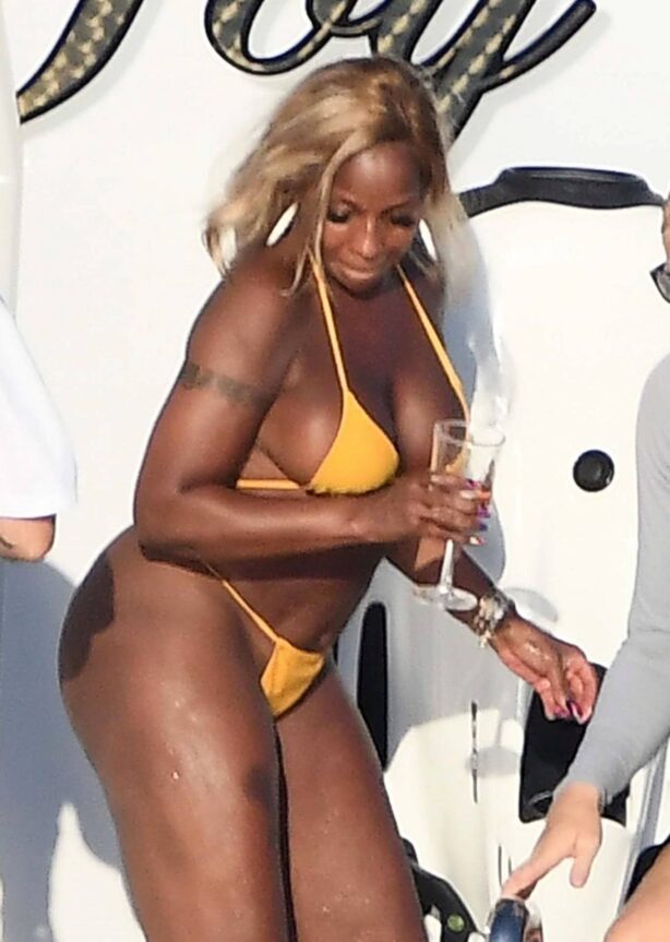 Mary J. Blige - In a bikini during holidays in Porto Cervo