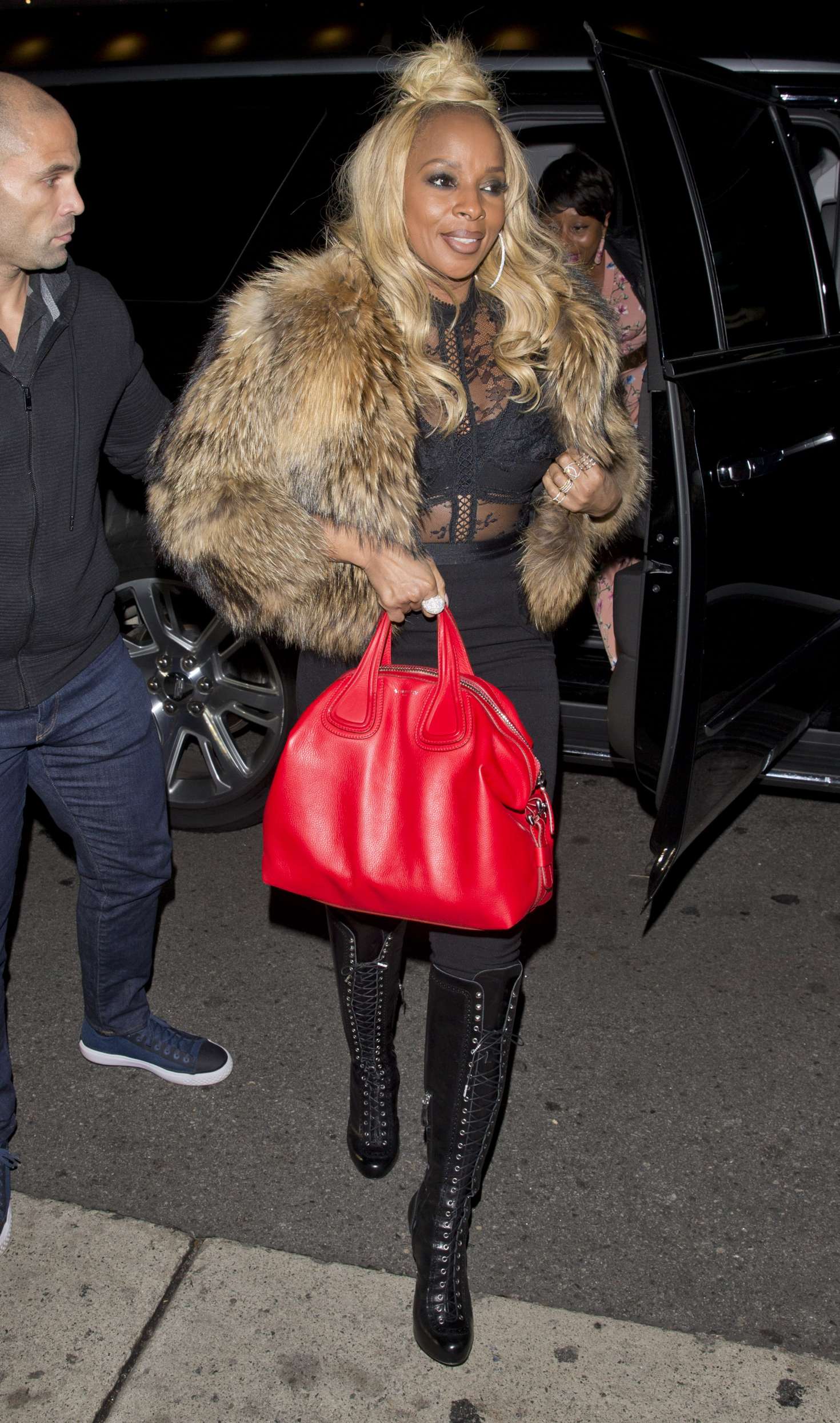 Mary J Blige in Fur Coat -04 | GotCeleb