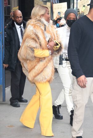 Mary J. Blige - Seen after appearance on Good Morning America in New York