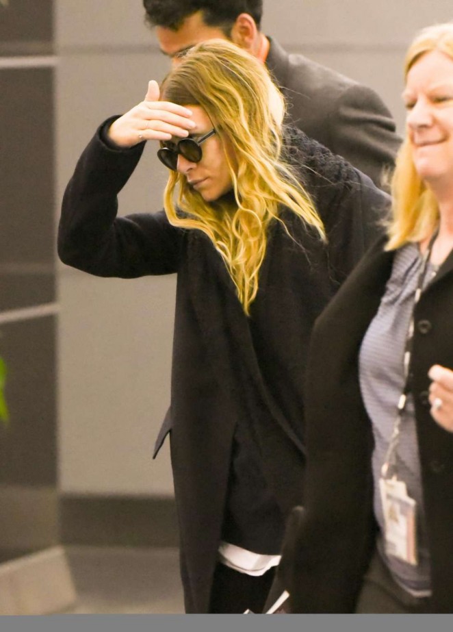 Mary Kate Olsen - Arrives at JFK Airport in NYC