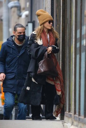 Mary-Kate Olsen - Arriving at her office in New York