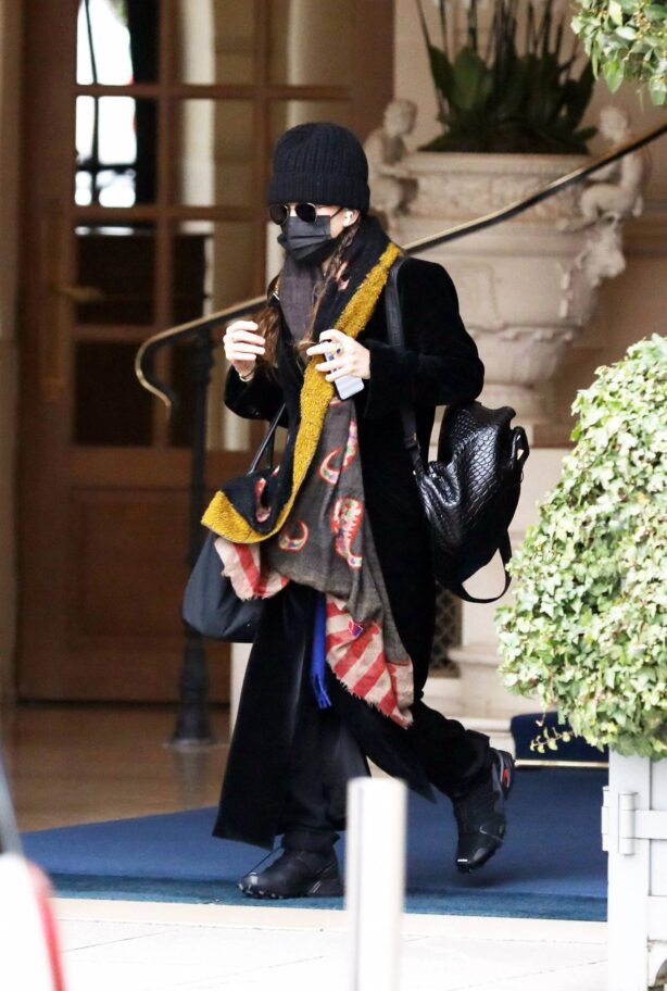 Mary-Kate Olsen - Pictured at the Ritz Hotel in Paris