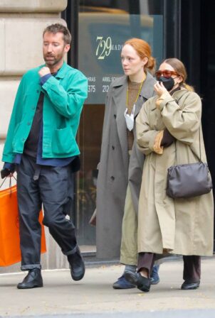 Mary-Kate Olsen - Was spotted shopping on Madison ave in New York