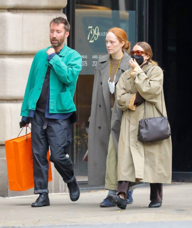 Mary-Kate Olsen - Was spotted shopping on Madison ave in New York