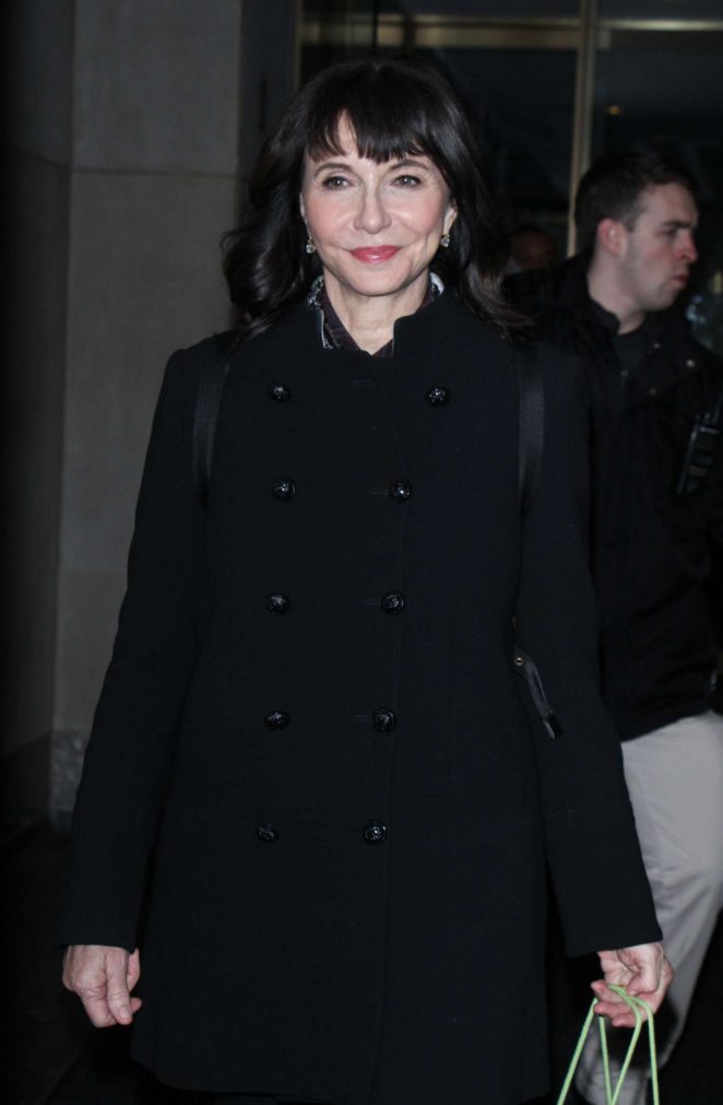 Mary Steenburgen - Leaving NBC's Today Show studios in New York
