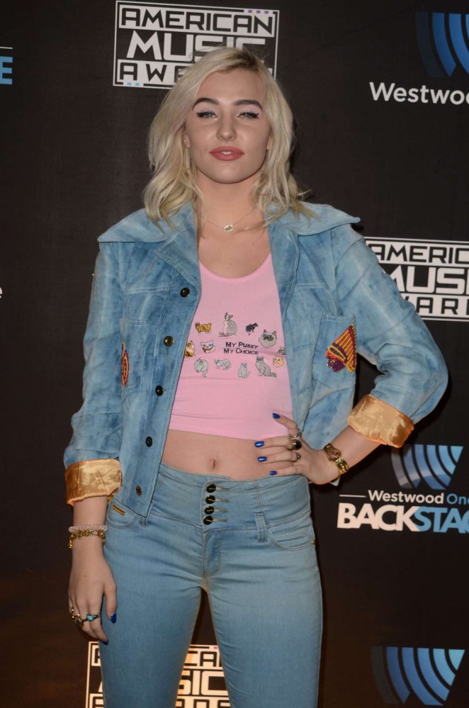 Maty Noyes - Westwood One Backstage at the American Music Awards in LA
