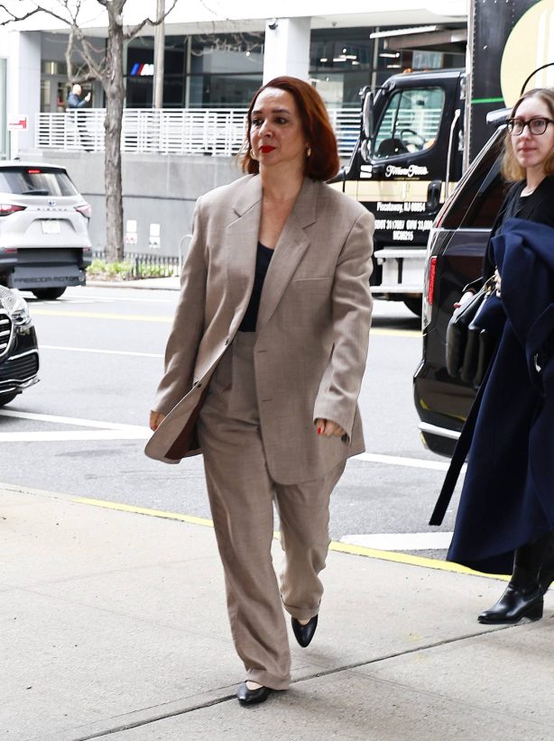 Maya Rudolph - Arrives at Drew Barrymore Show in New York