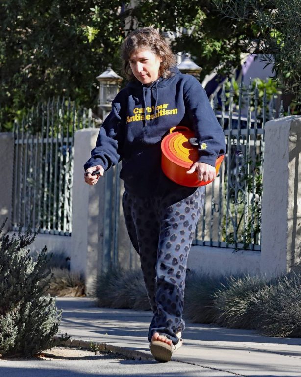 Mayim Bialik - Out in Los Angeles