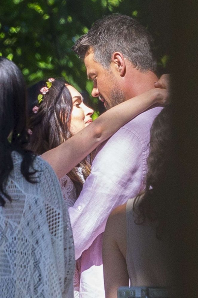 Megan Fox and Josh Duhamel - Shooting a scene for 'Think Like a Dog' in New Orleans