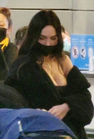 Megan Fox - Checking in for her flight at LAX in Los Angeles