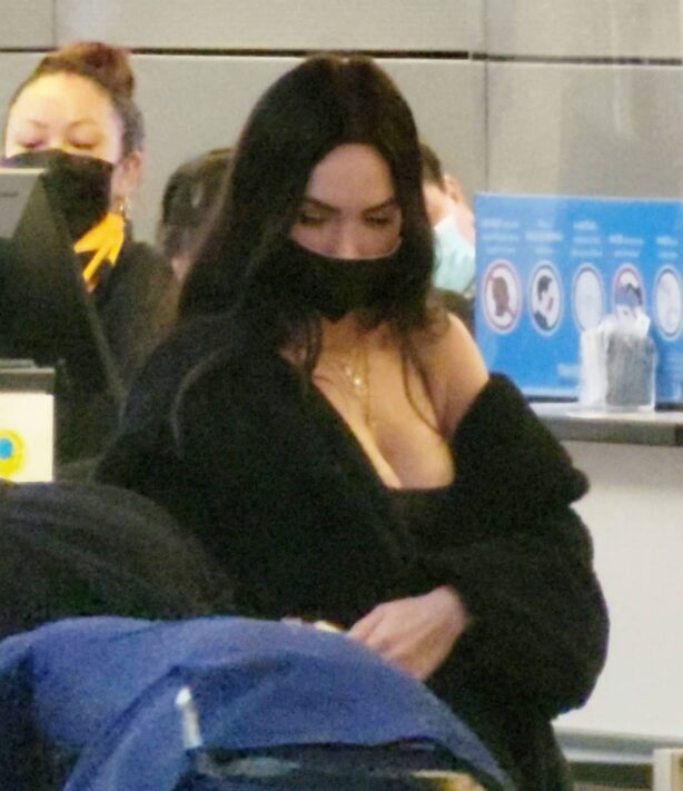 Megan Fox - Checking in for her flight at LAX in Los Angeles