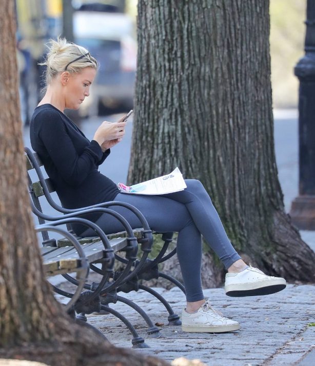 Megan Kelly - Seen on a park bench in Manhattan