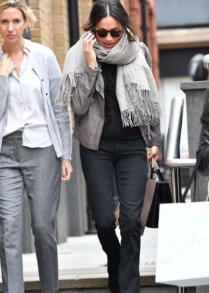Meghan Markle at Christmas shopping in London