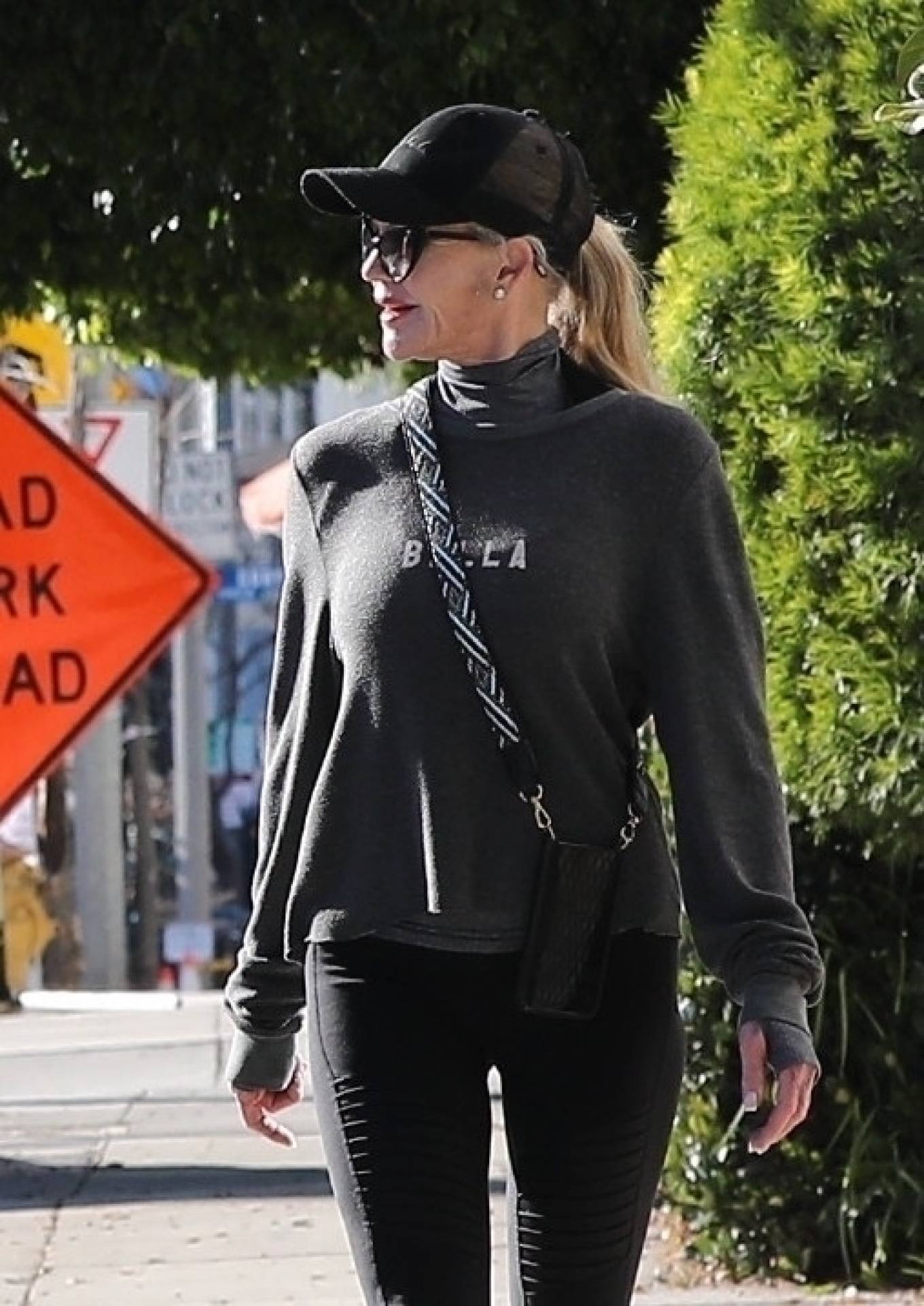 Melanie Griffith 2023 : Melanie Griffith – Seen during a walk around Los Angeles-01