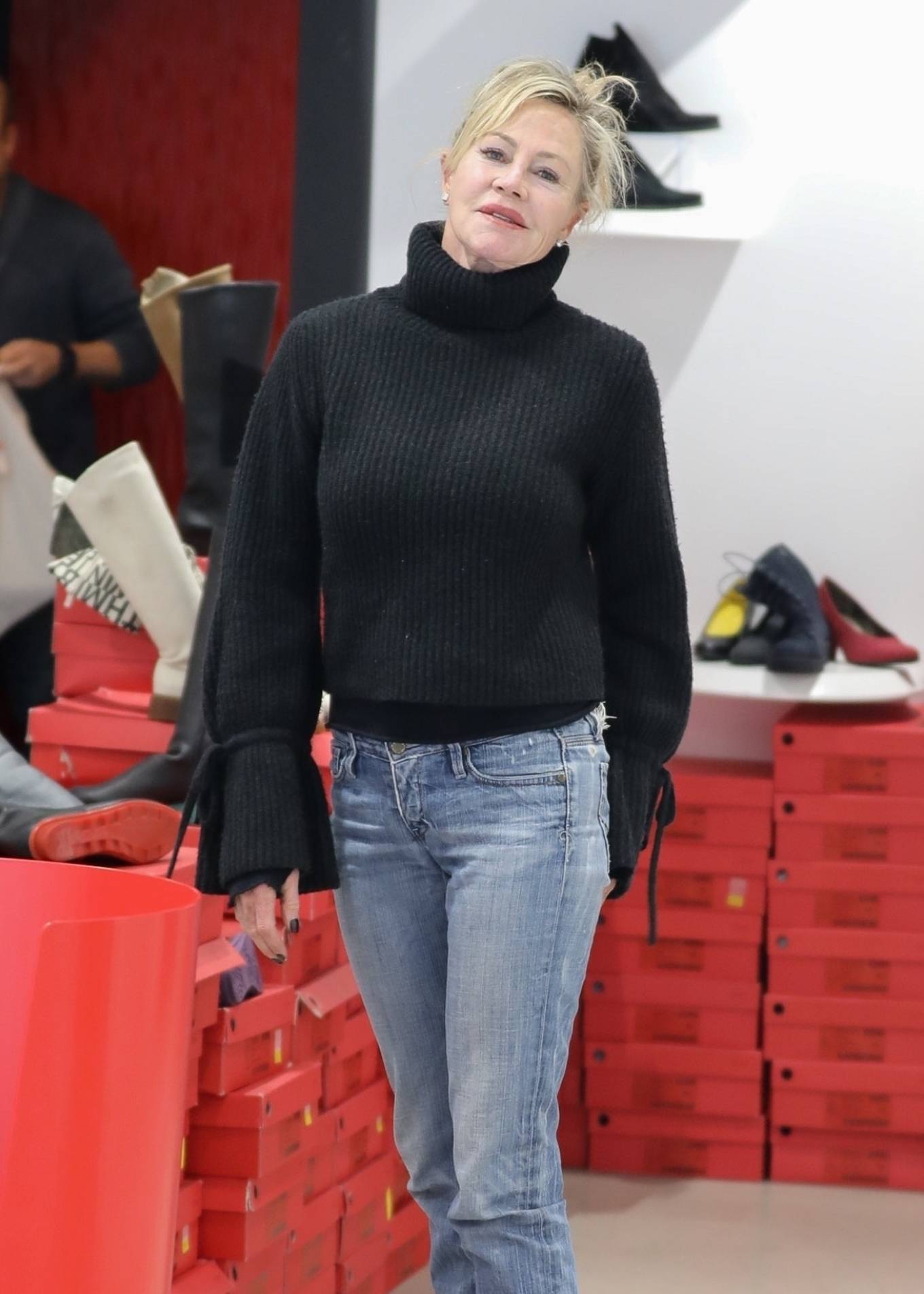 Melanie Griffith 2023 : Melanie Griffith – Shopping candids in Beverly Hills-03