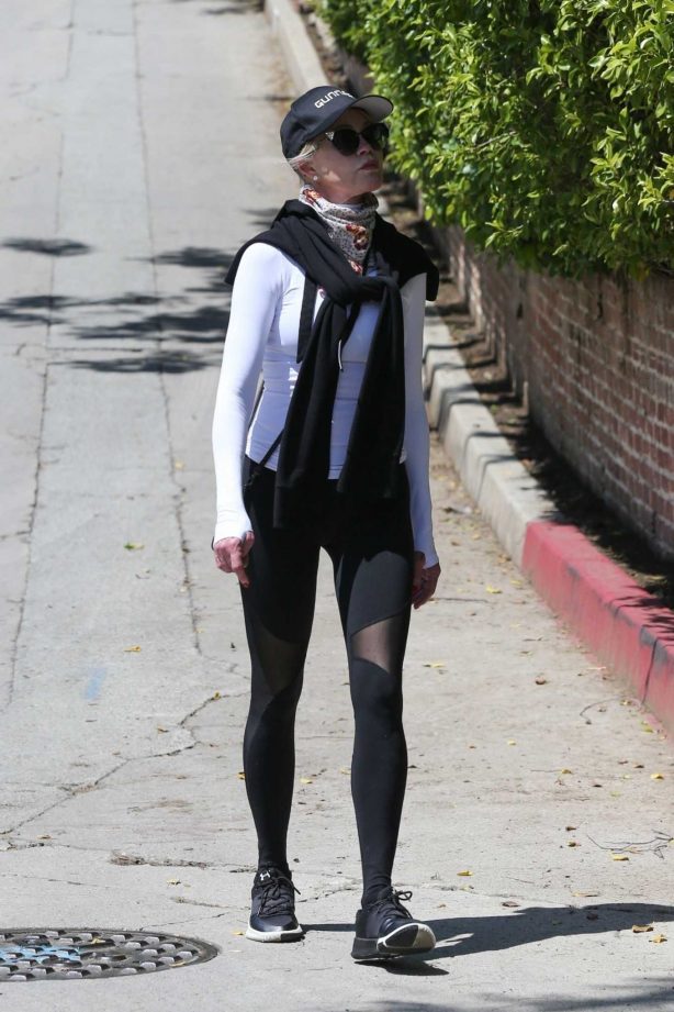 Melanie Griffith - Solo walk in Los Angeles