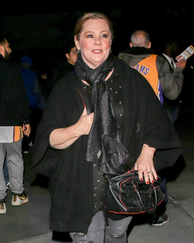 Melissa McCarthy - Attends the Lakers' game in Los Angeles