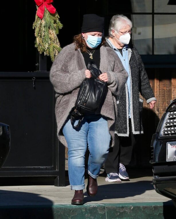 Melissa McCarthy - Heading out on a meeting in Studio City