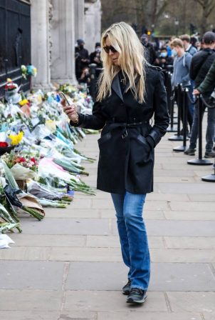 Melissa Odabash - Is seen paying her respects to Prince Philip outside Buckingham Palace in London