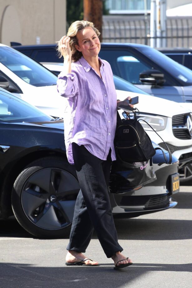 Melora Hardin - Arriving for practice at the Dancing With The Stars rehearsal studio in Los Angeles