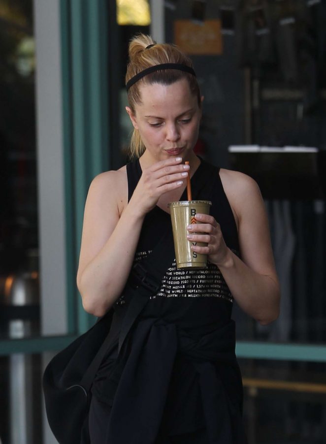 Mena Suvari heads to the gym in West Hollywood