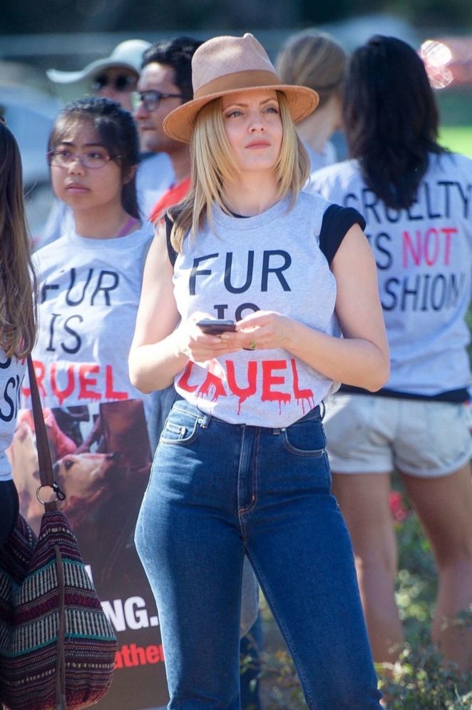 Mena Suvari in Jeans - Joins anti-fur protesters in Los Angeles
