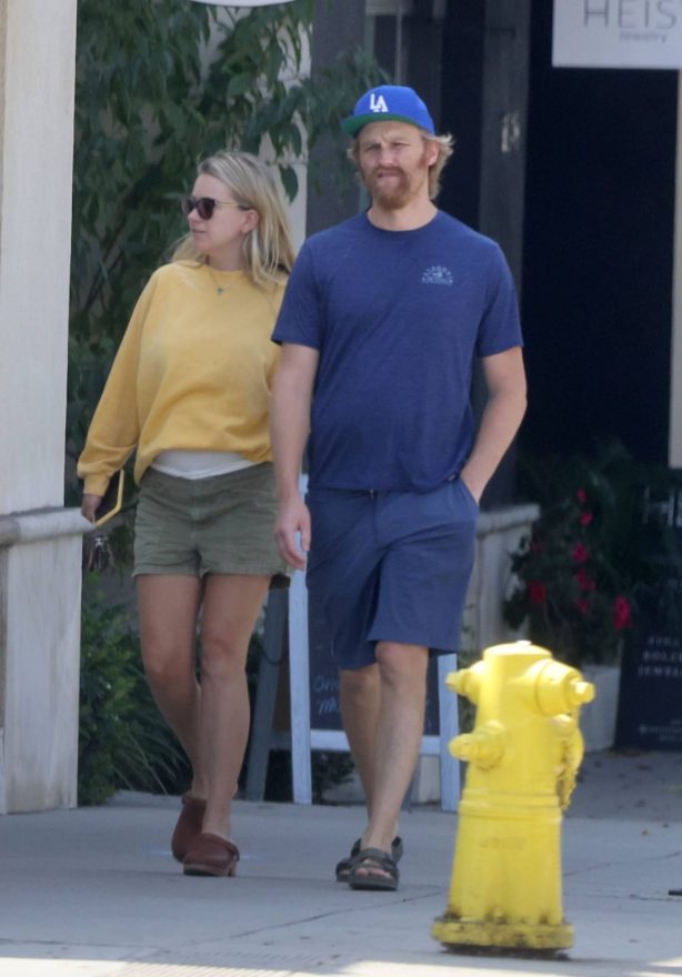 Meredith Hagner - Seen out in Santa Monica