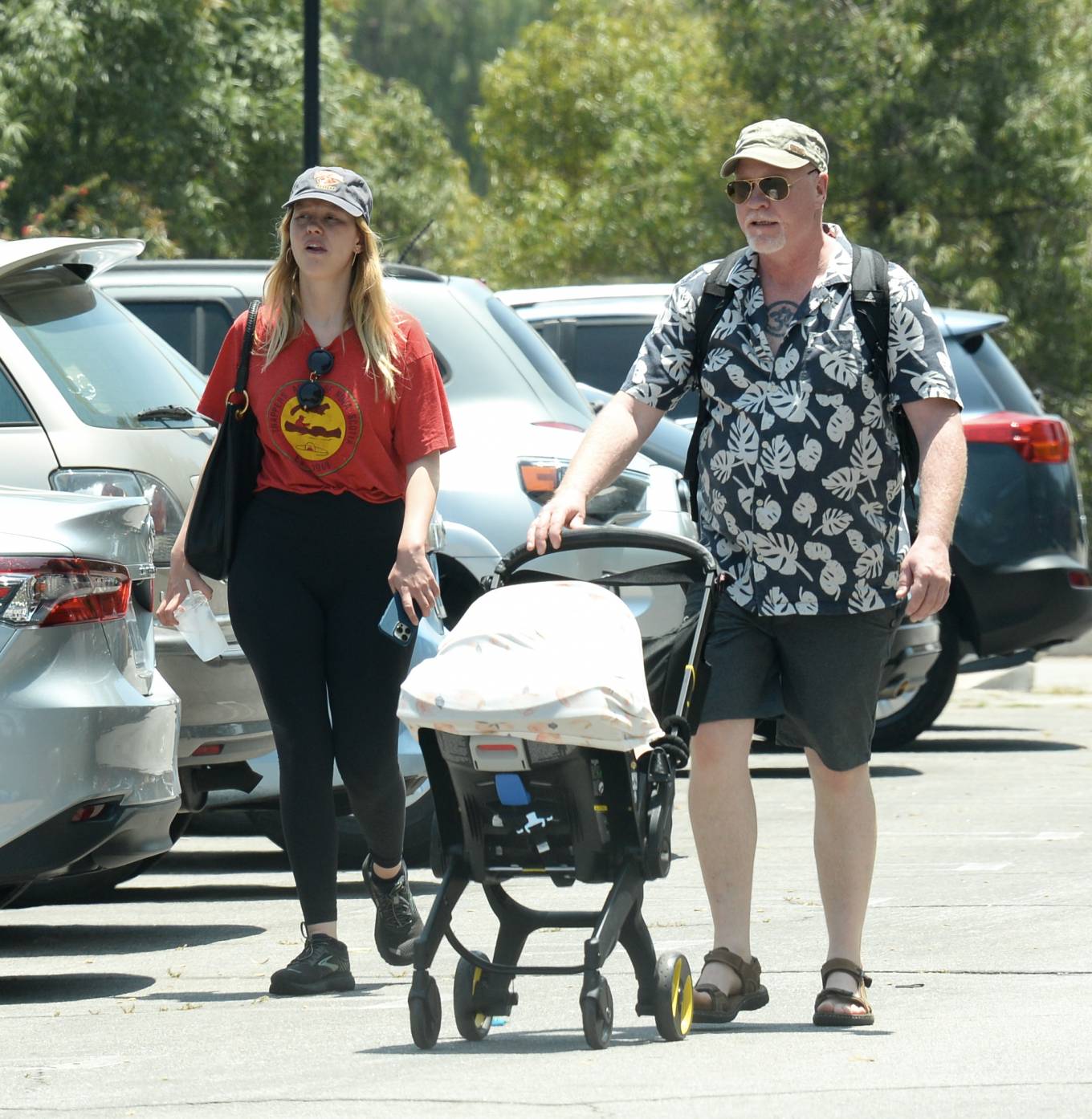 Mia Goth - Seen with family at The Huntington Library Art Museum in Pasadena