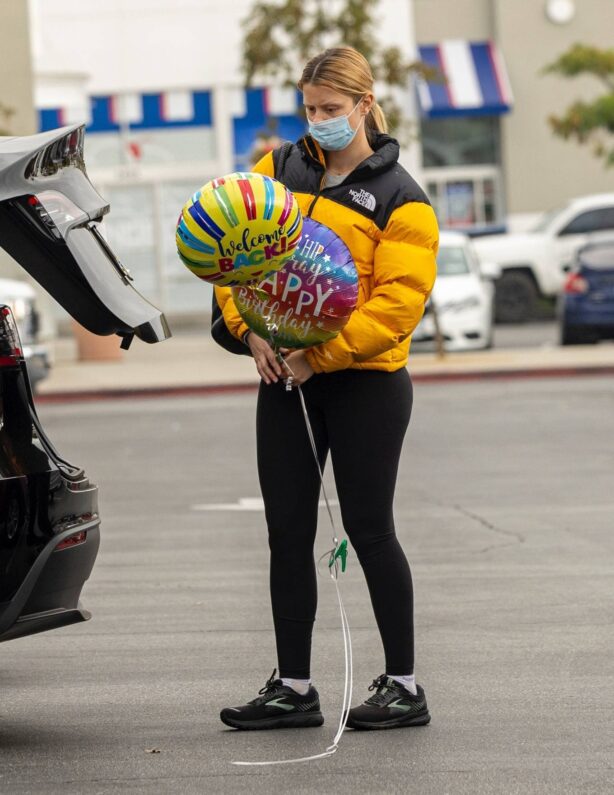 Mia Goth - Shops at Bed Bath and Beyond for some balloons in Pasadena