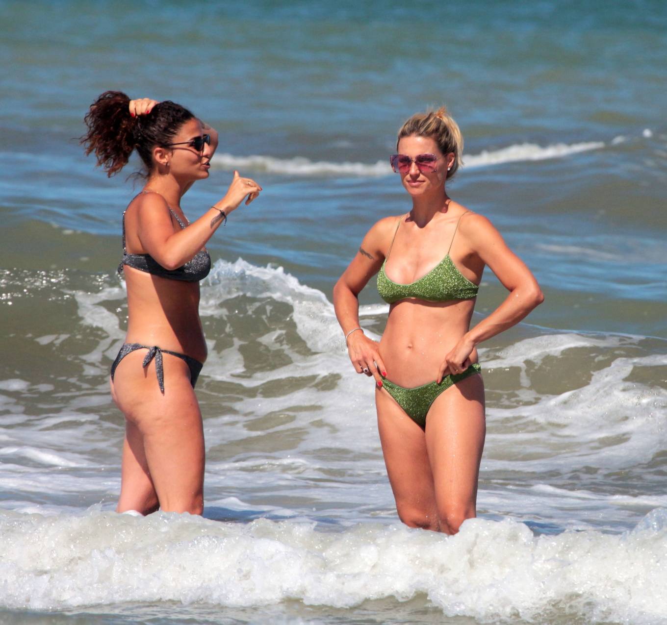 https://www.gotceleb.com/wp-content/uploads/photos/michelle-hunziker/in-green-bikini-on-vacation-in-milano-marittima/Michelle-Hunziker-in-Green-Bikini-2020-38.jpg
