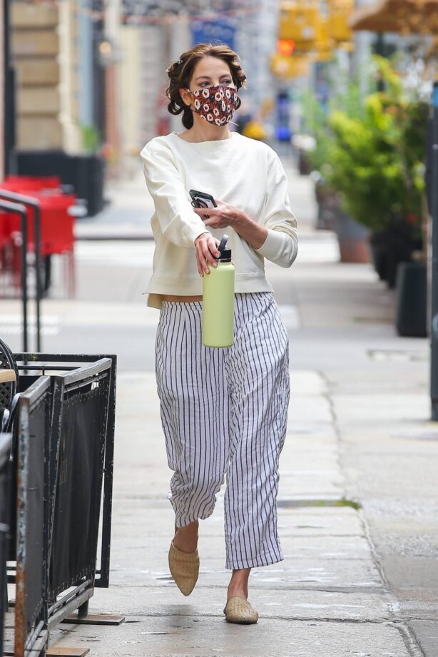 Michelle Monaghan - Shows off a new hair-do in New York City