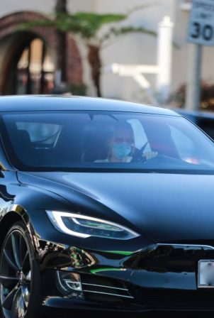 Michelle Pfeiffer  - Spotted driving her Tesla