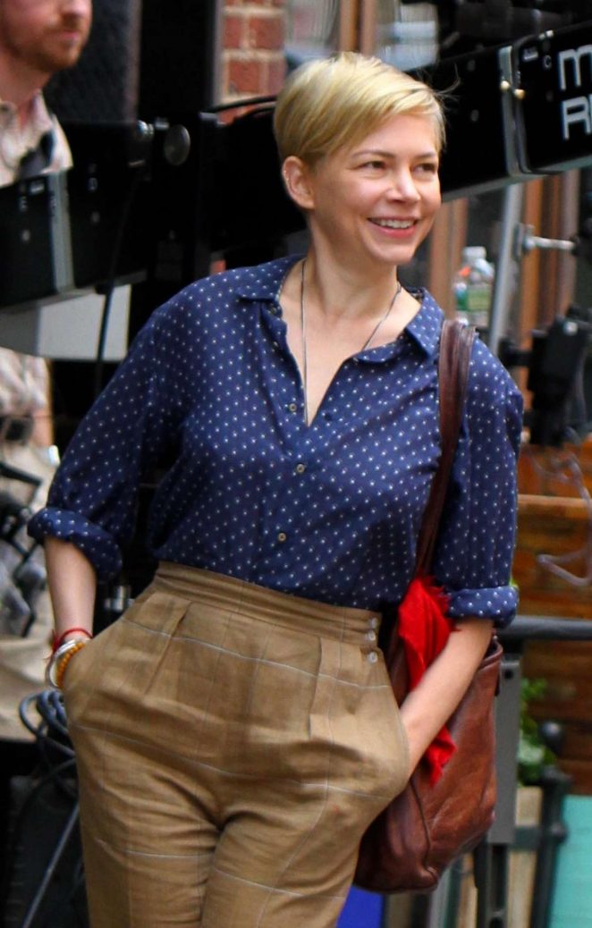 Michelle Williams at the 'After The Wedding' set in Manhattan