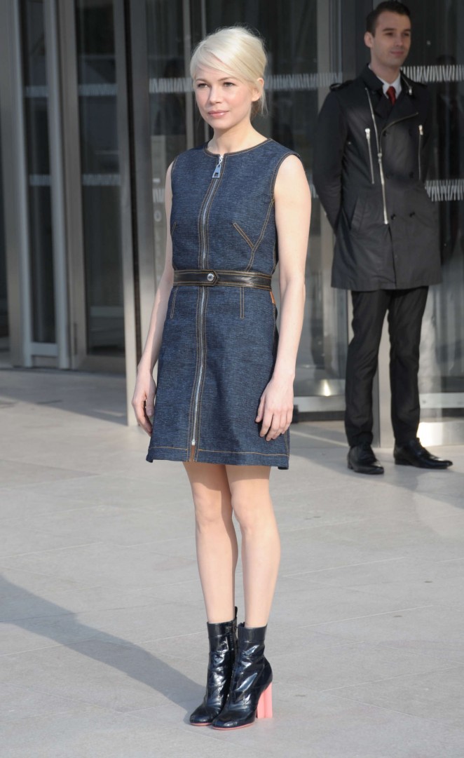 Michelle Williams - Louis Vuitton Fashion Show 2015 in Paris