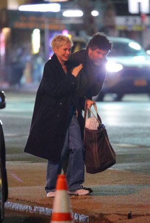 Michelle Williams - On set for FX's 'Dying for Se..' in New York