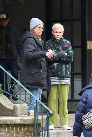 Michelle Williams - With Jenny Slate on the set of 'Dying for Sex' in Brooklyn