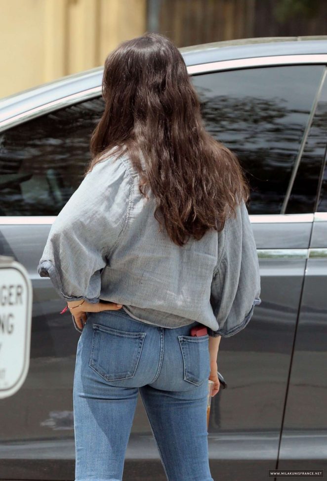 Mila Kunis - Out and about with a friend in Studio City