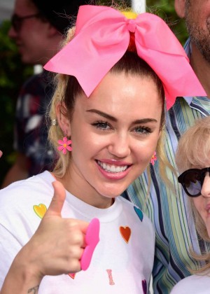 Miley Cyrus - 13th Annual LA County Walk To Defeat ALS in LA