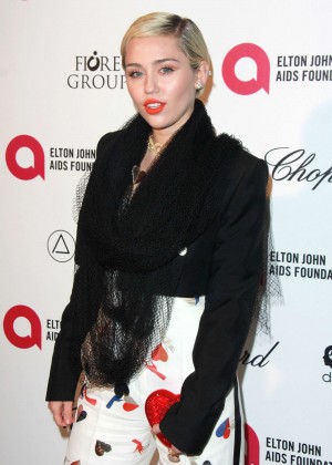 Miley Cyrus - Oscars 2015 - Elton John AIDS Foundation Academy Awards Party