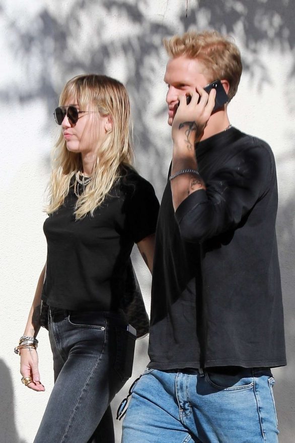 Miley Cyrus hold hands with Cody Simpson - Out for lunch in Los Angeles