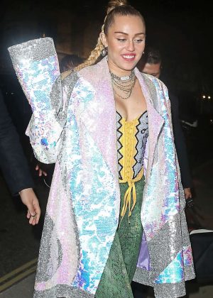 Miley Cyrus - Leaves the Boardline Club in London