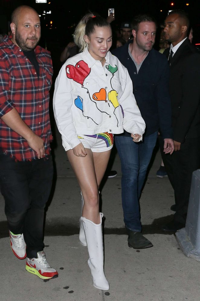 Miley Cyrus Left The Tonight Show Starring Jimmy Fallon 36 Gotceleb 