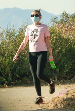 Miley Cyrus - Out for a for a hike in Los Angeles