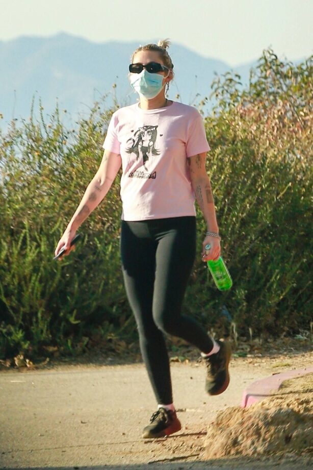 Miley Cyrus - Out for a for a hike in Los Angeles