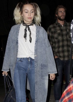 Miley Cyrus - Out in Los Angeles