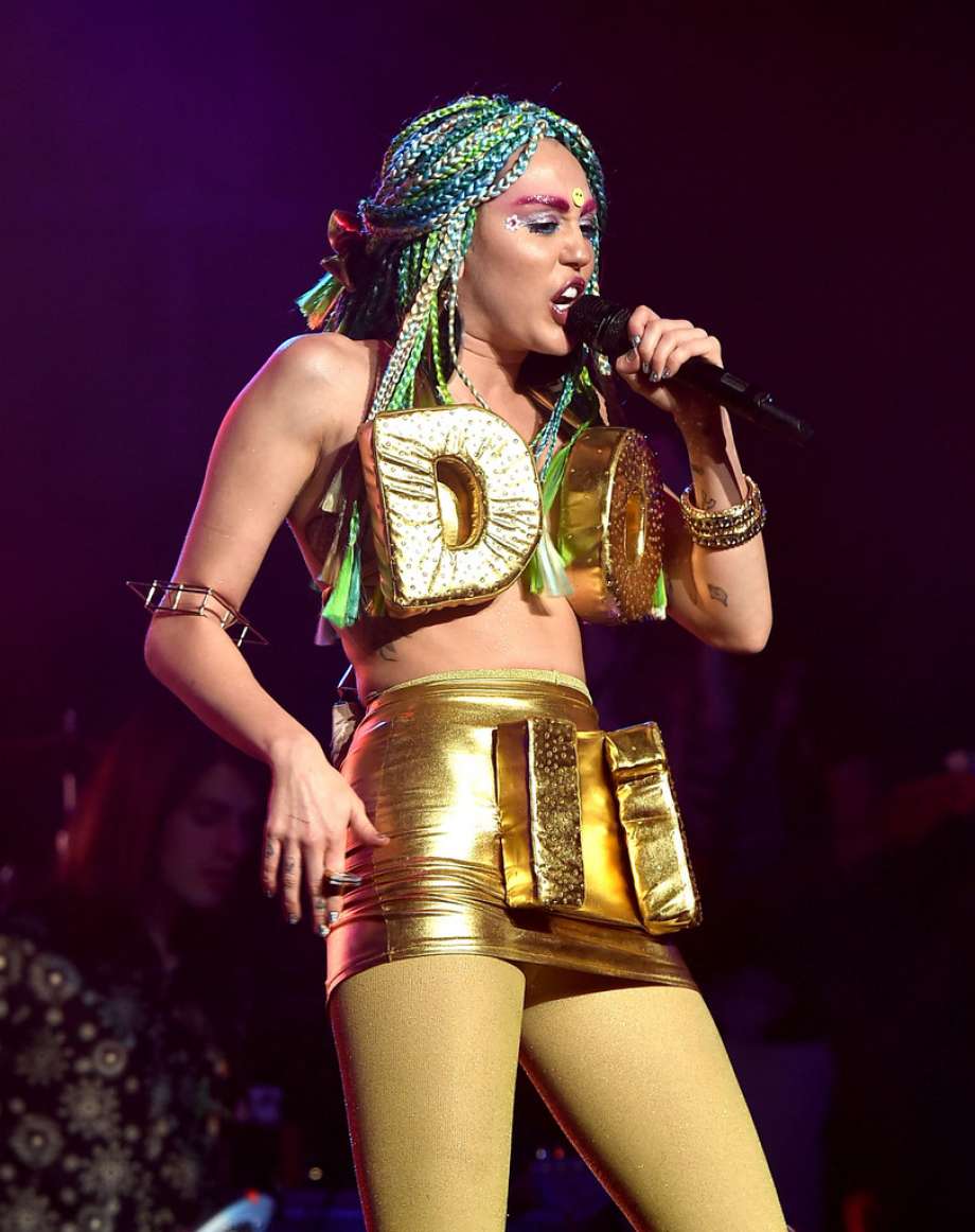 Miley Cyrus 2015 : Miley Cyrus: Perform at the Wiltern Theatre-10
