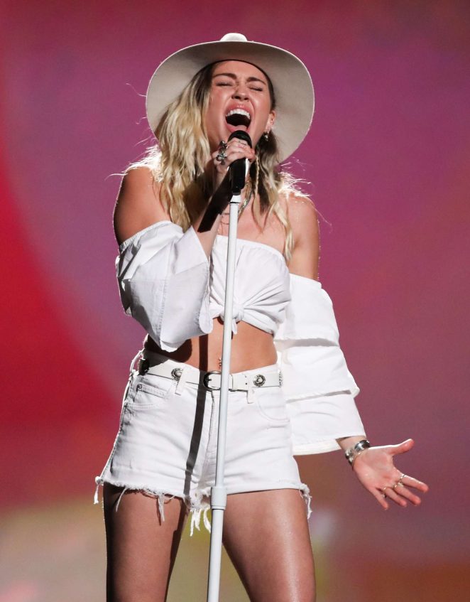 Miley Cyrus - Performing at 2017 Billboard Music Awards in Las Vegas